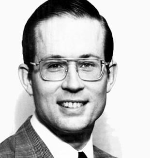 Black and white portrait photograph of Fischer Black, Nobel Prize economist